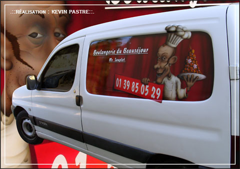 .::Boulangerie pub caricature - ao&ucirc;t 2009 - a&eacute;rographe peinture custom - sur Citroen Berlingo::.